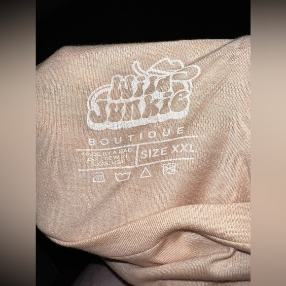 NWT Wrangler on my Booty Tshirt - Picture 5 of 6